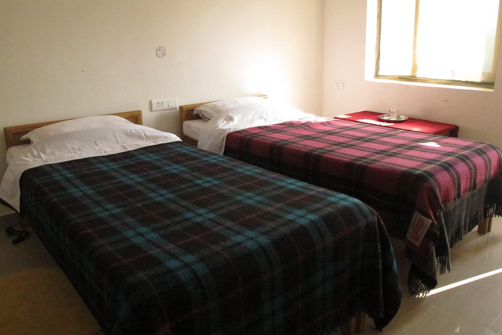 Suma Guest House Bodh Gaya Room photo